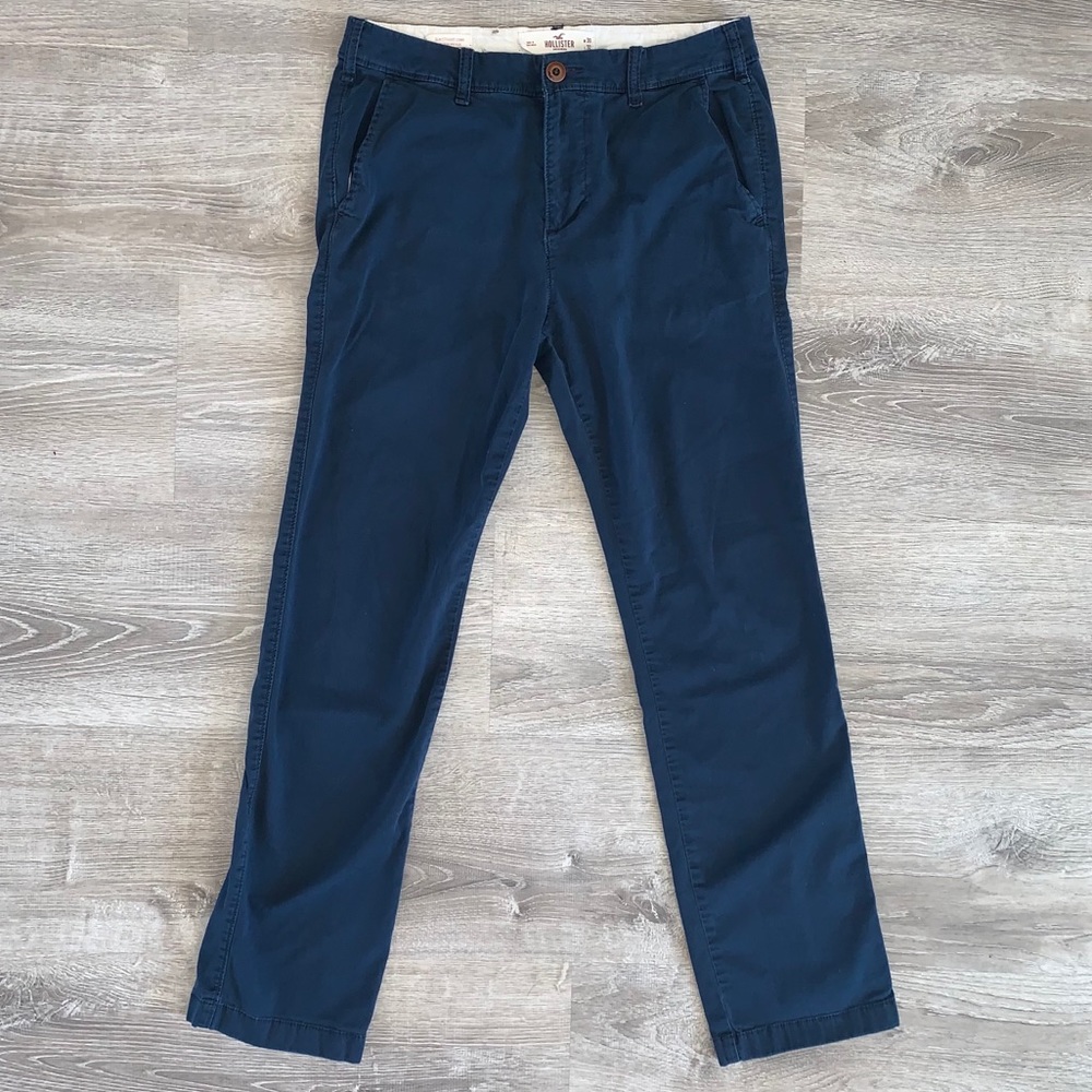 Men’s Navy Blue Hollister khakis